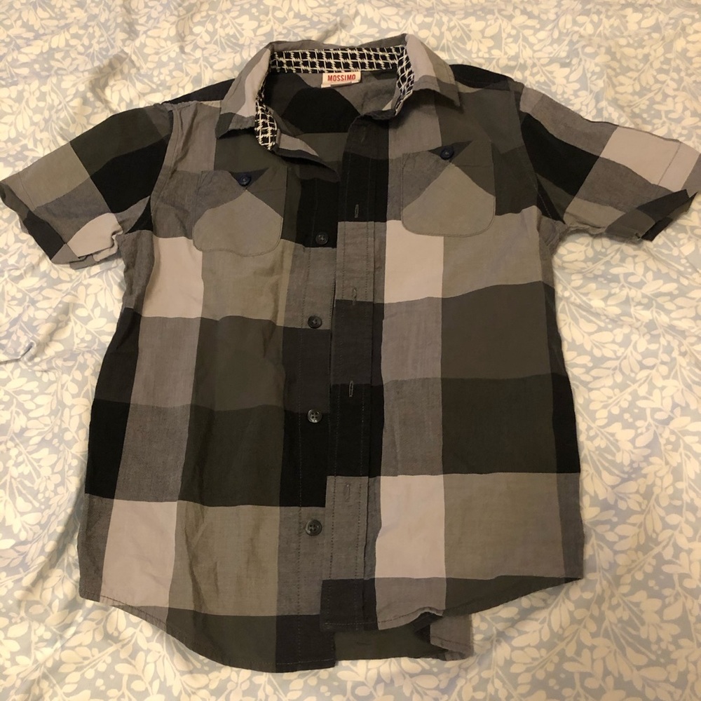 Toddlers short sleeve flannel.